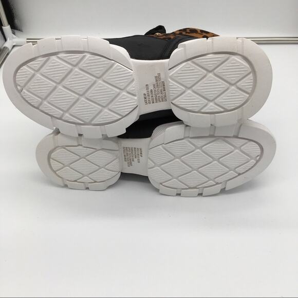 NIB Shoe Dazzle Lace Me Up Lug Sole Sneaker - 8.5 - Picture 12 of 15